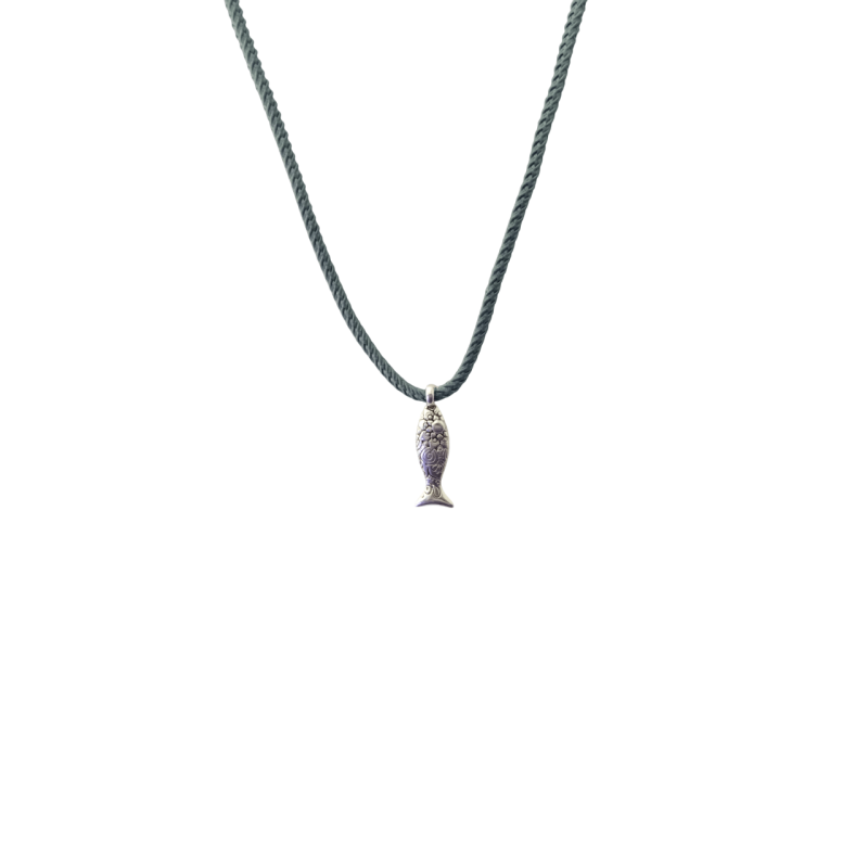Κολιέ με ανάγλυφο ψάρι σε μπλε κορδόνι