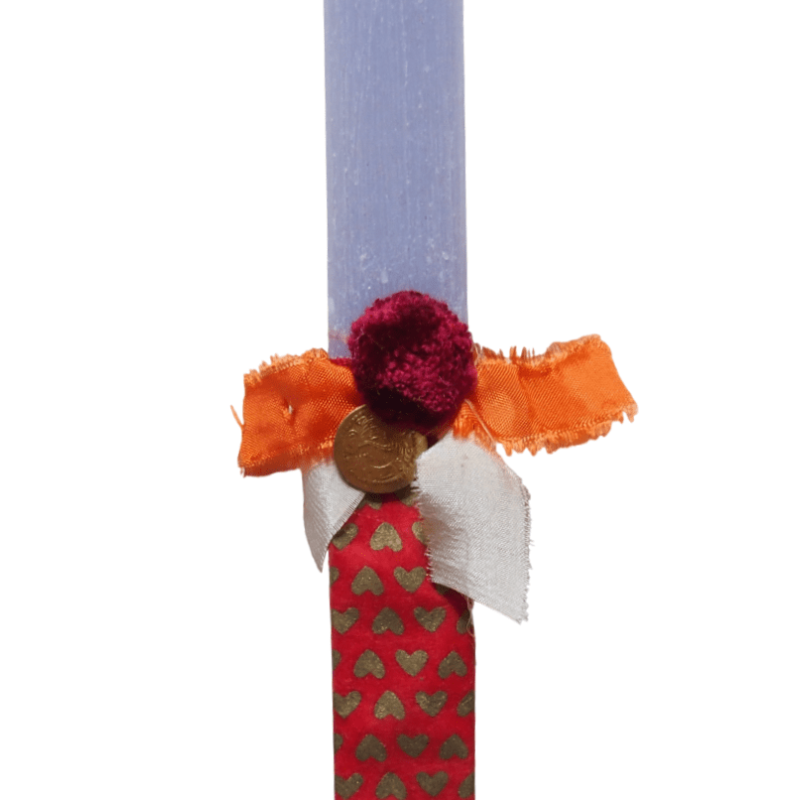 Λαμπάδα με διακοσμητικά και καρδιές