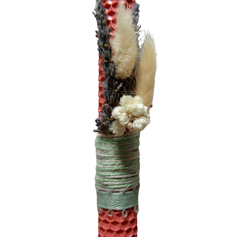 Λαμπάδα από ροζ κηρήθρα με αποξηραμένα λουλούδια