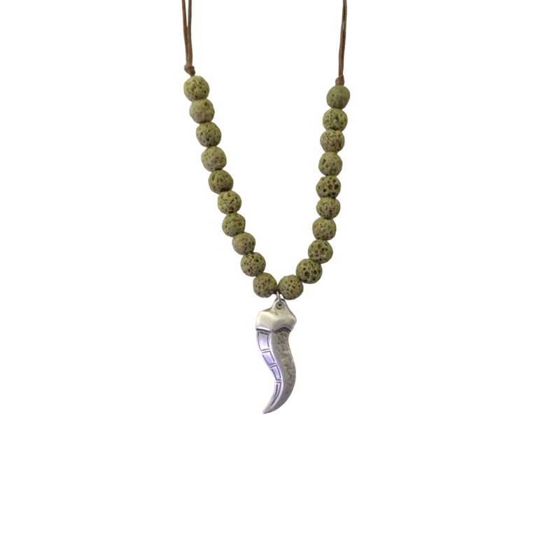 Κολιέ με σχήμα δοντιού και χακί χάντρες