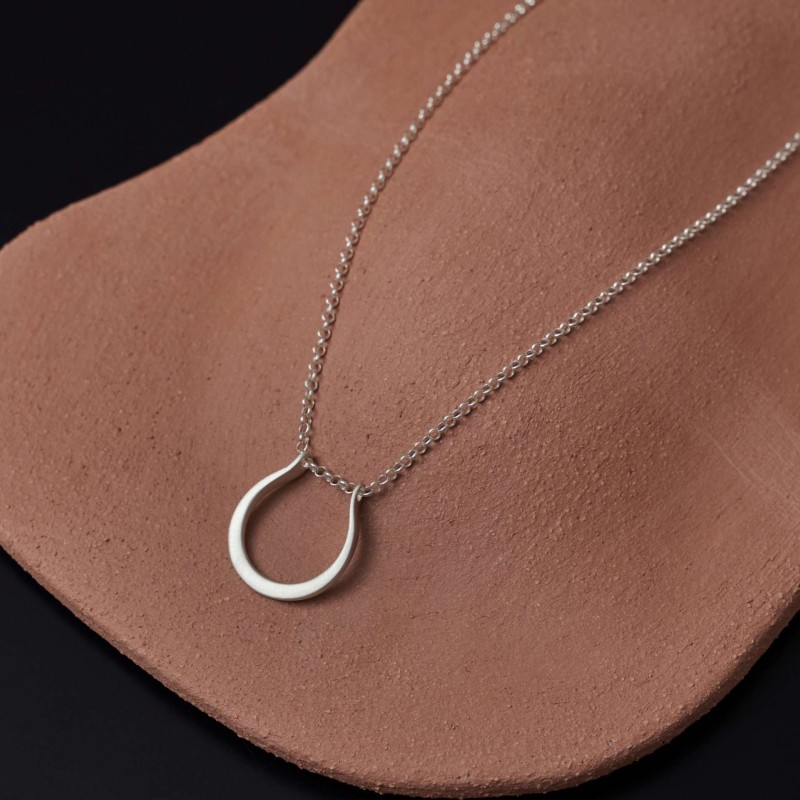 Κολιέ κλειστό πέταλο