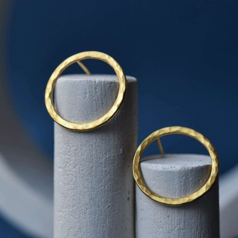 Επίχρυσα σκουλαρίκια σφυρήλατα κυκλάκια