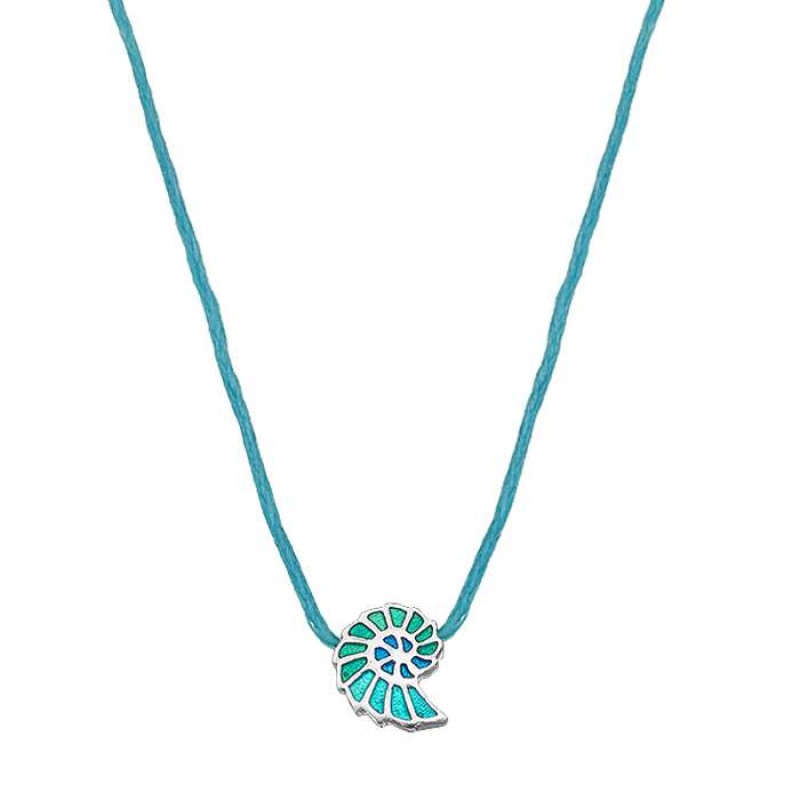 Κολιέ με ασημένιο κοχύλι με σμάλτο σε γαλάζιο κορδόνι