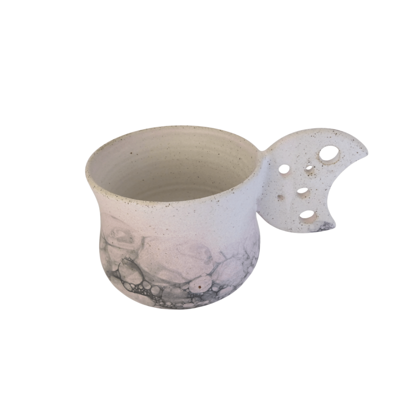 Κεραμική κούπα γκρι-λευκή με χερούλι φεγγάρι