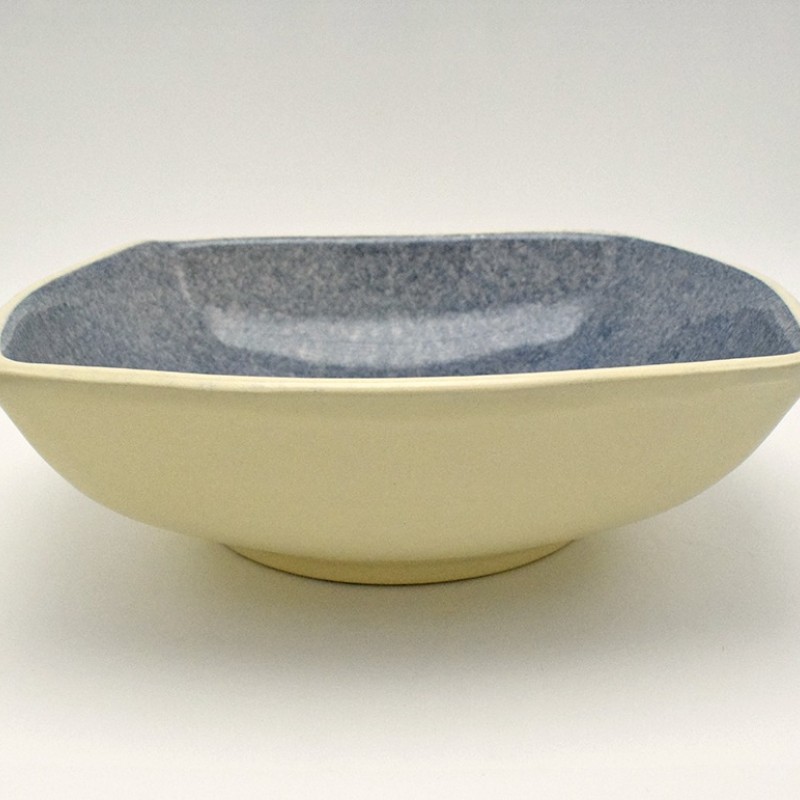 Τετράγωνο μπολ με σαρδέλα